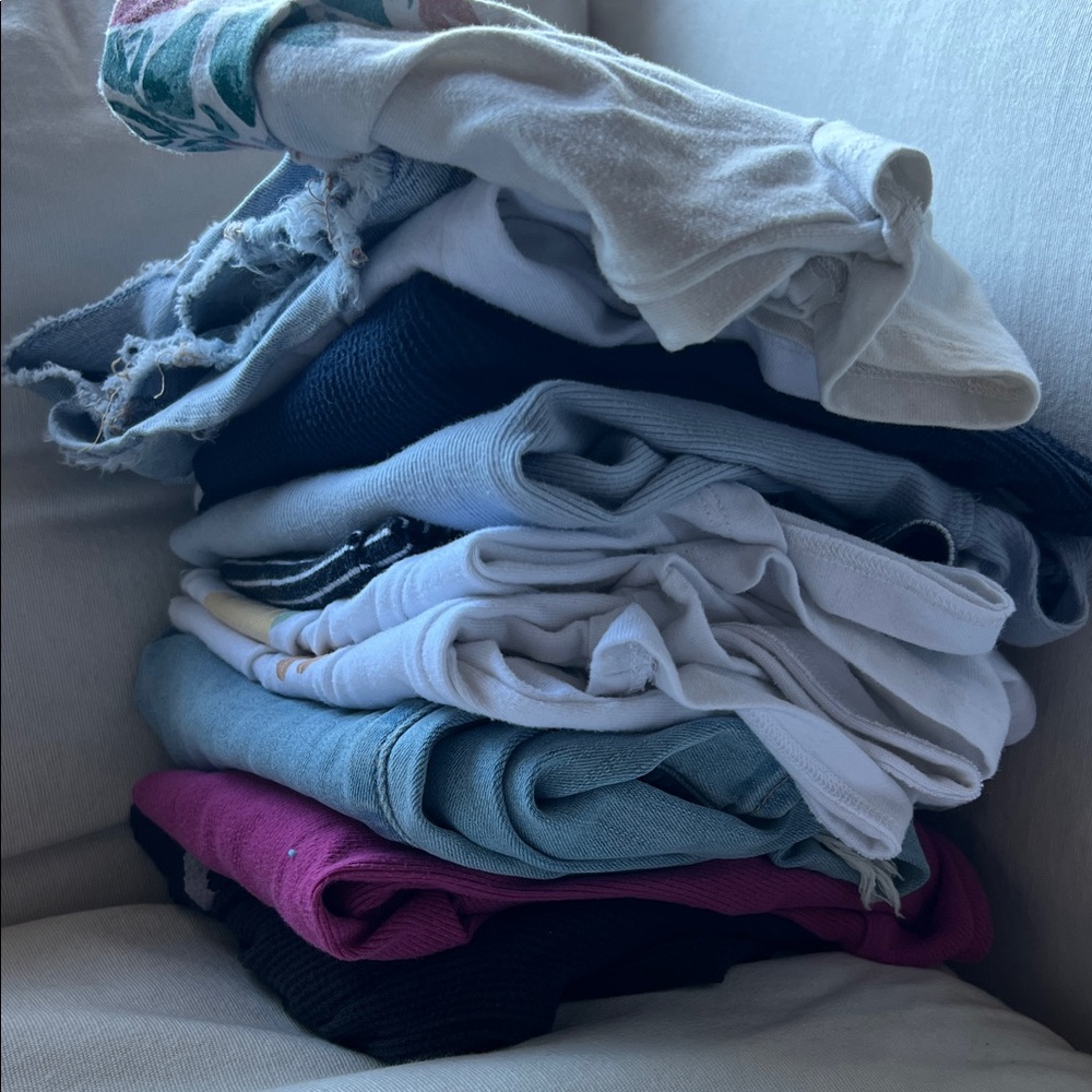 (11 items) Assorted Clothing Bundle - 5/6